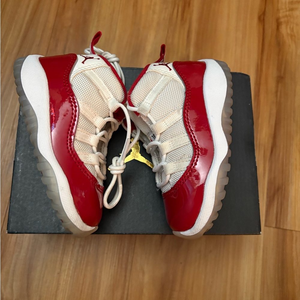 Air Jordan Retro 11 “Cherry” 🍒 used 6C